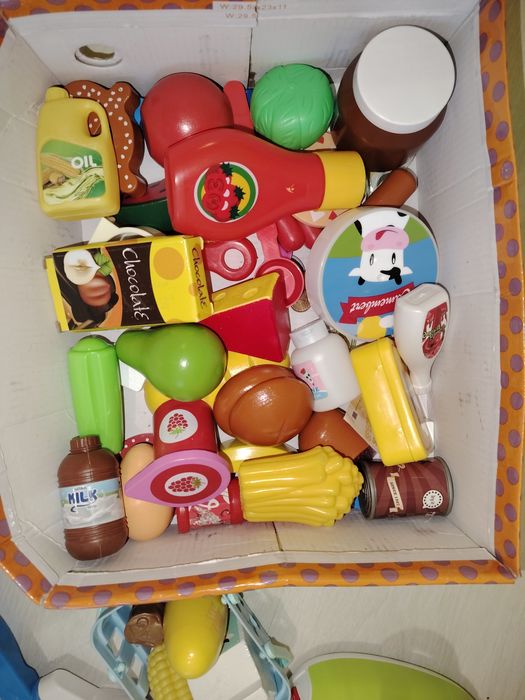 Голям лот с играчки за пазар