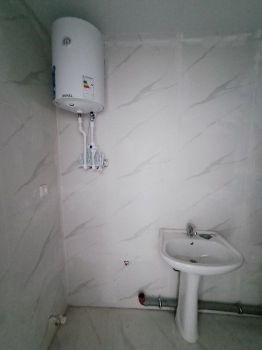 1 xonali uy sotiladi