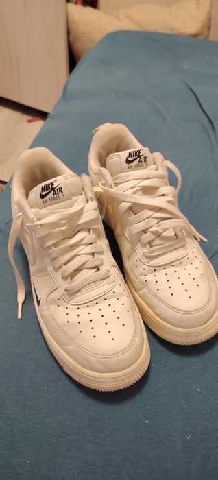 Vand adidasi Nike AF1