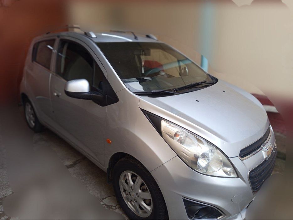 Спарк сотилади 2011 йил. 3-позиция. Пробеги 140 000 км. Петно бор.