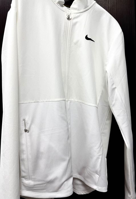 Bluză Sport Nike 1/2 Zip – Alb Impecabil – Material Tehnic Dri-FIT