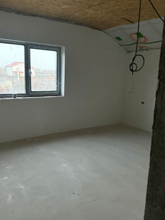 Vand casa la gri in Galati loc: sat costi la intrare!