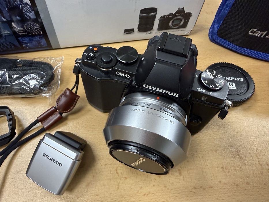 Olympus  OM-D E-M5 и аксесоари