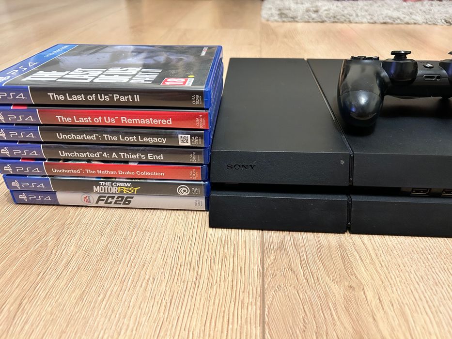 PS4 1TB + много игри + неизползвани кодове