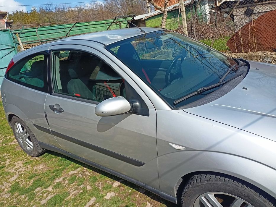 Форд фокус  1,6 бензин