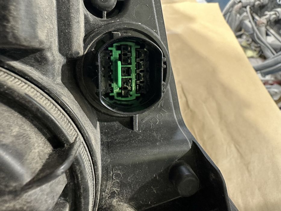 Kia Stonic Stonac Л и Д фар