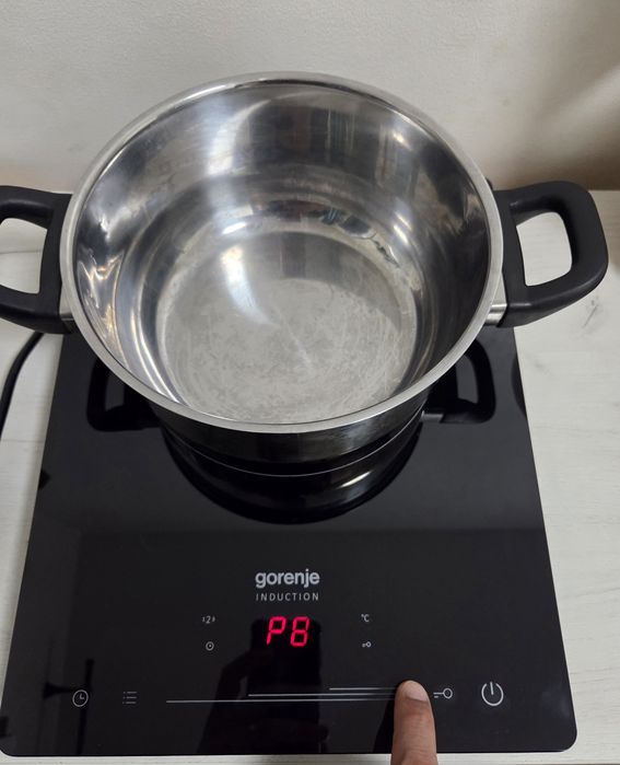 Plită cu inducție Gorenje 2000W + cutie
