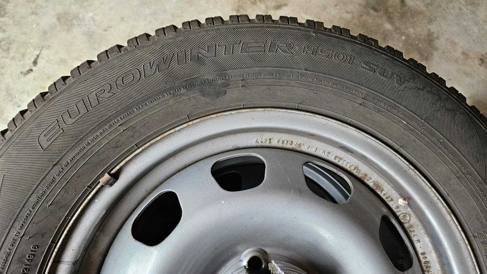 Anvelope ranforsate SUV Duster 215/65/R16 98H Anvelope M+S Iarnã DOT 2720