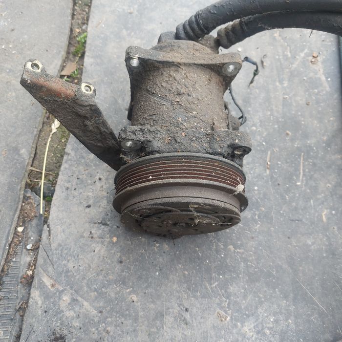 Компресор климатик мерцедес 124