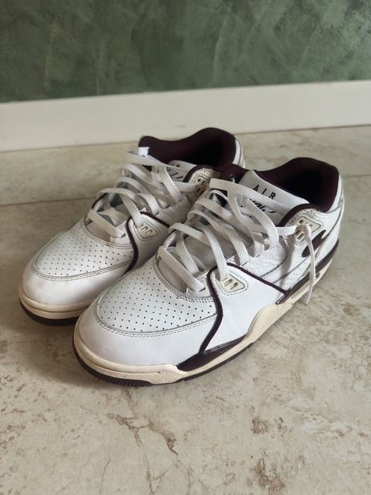 Vand Adidasi Nike Flight