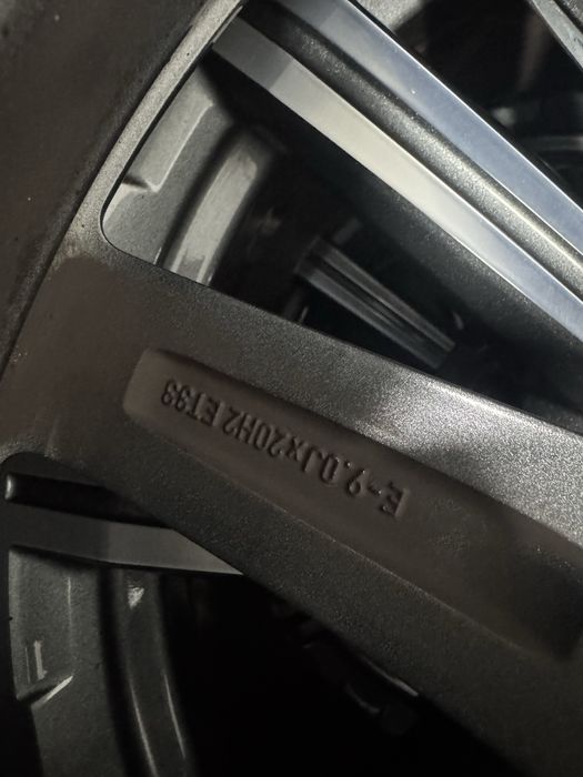 Jante Audi Q7 R20 Originale 4M A8 Pirelli de vara 2023