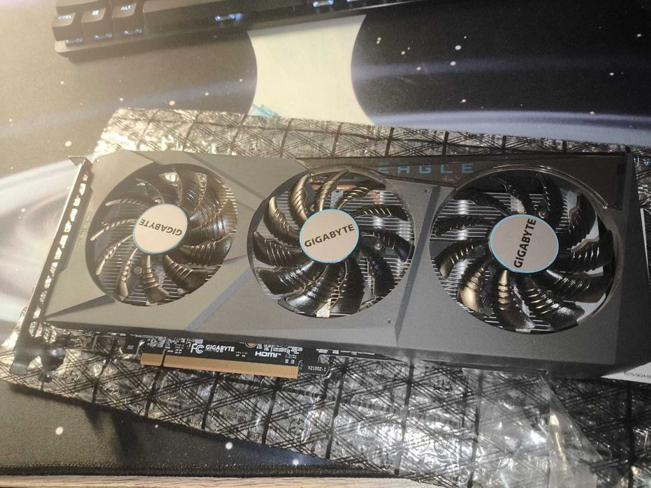 Placa video RX 6600 EAGLE - în garanție - rezultate în 3DMark+FurMark