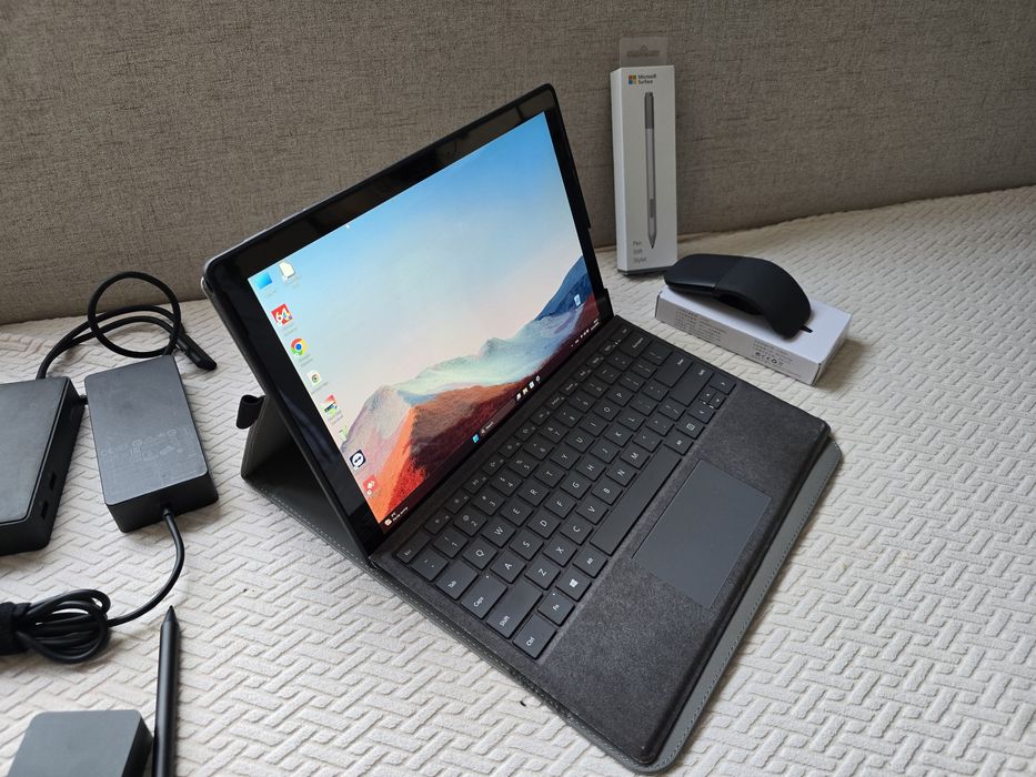 Microsoft Surface Pro 7+ / пълен комплект /