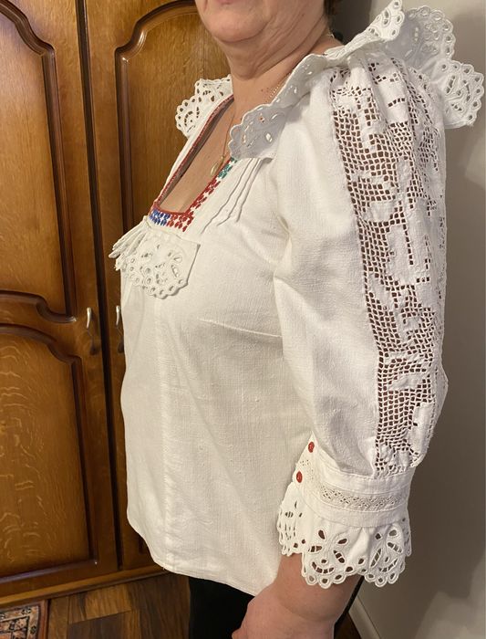 Camasa populara cu dantela veche