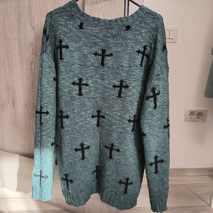 Pulover New Yorker L, lungime 70 cm, lățime 55 cm