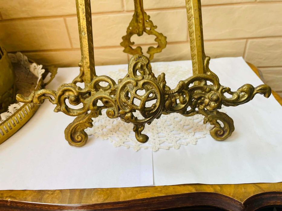 Красива голяма месингова поставка / статив / от Англия за картина