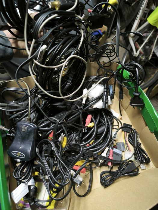 Cabluri VGA usb Av video scart adaptoare