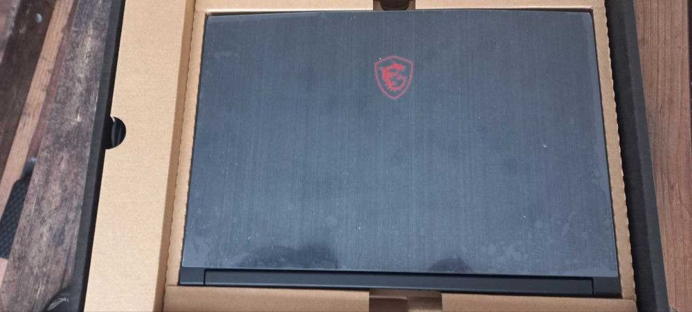 Геймърски лаптоп MSI