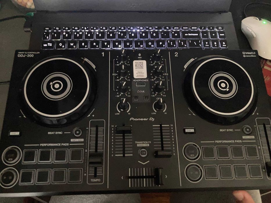 Продам Pioneer DDJ-200