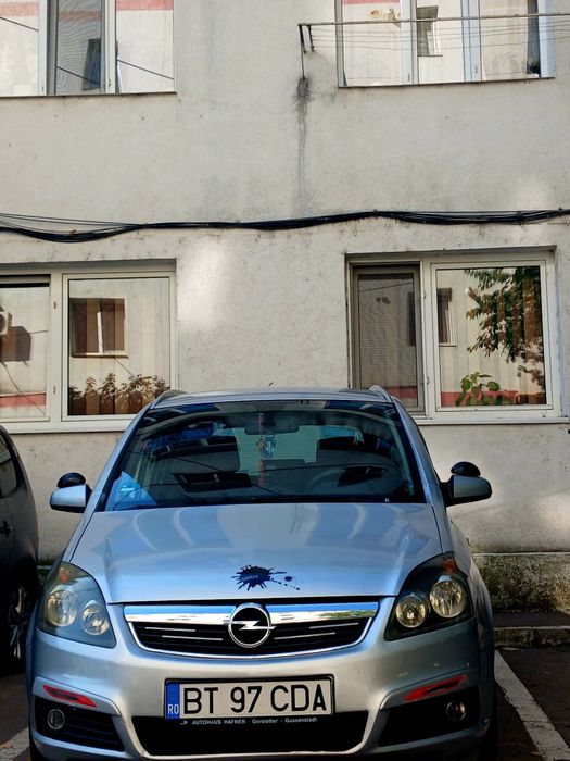 Vând Opel Zafira