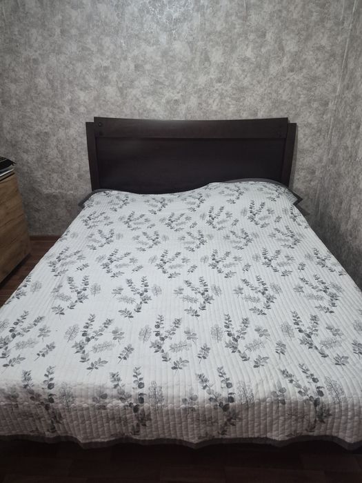 Кровать для спальни