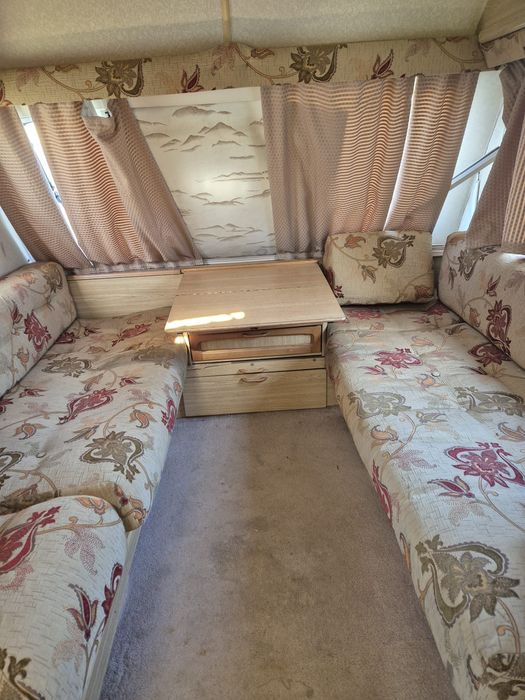 Rulota Elddis Cyclone de 4 persoane