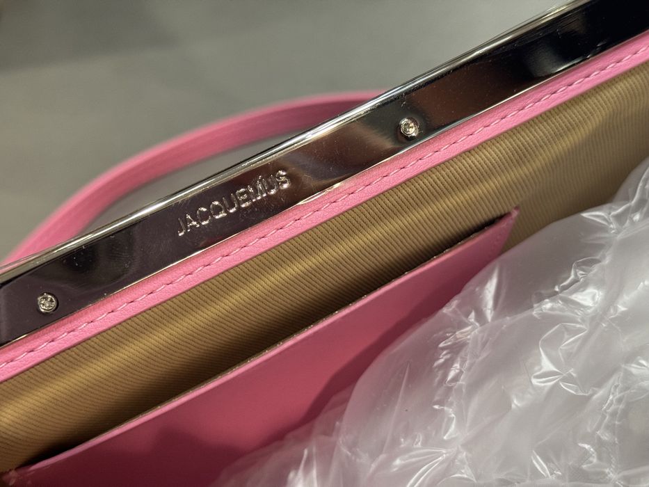 Jacquemus The Salon Clutch жестока чанта