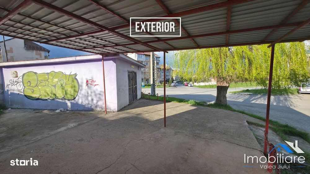 Teren intravilan + constructii - Vulcan | Str. Pinului | Acces stradal