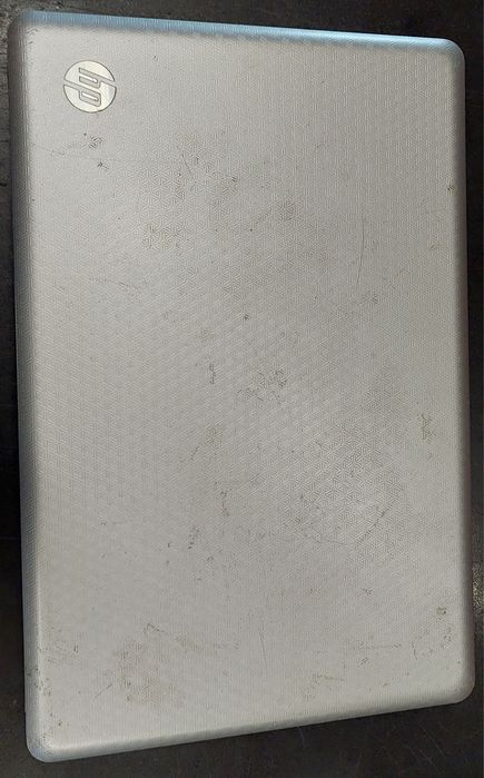 Vând laptop pentru piese