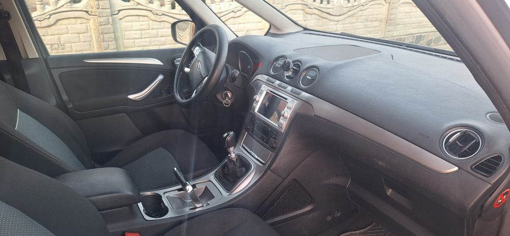Ford Galaxy 7 locuri