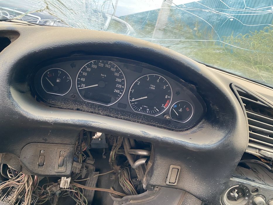 Разбор БМВ E36 на запчасти