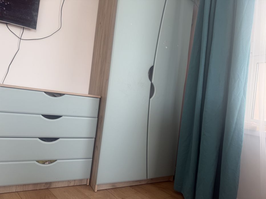 Продам шкаф и комод в детскую