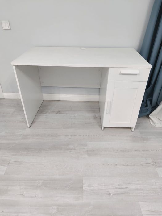 BRIMNES ИКЕА  Письменный стол 120/65