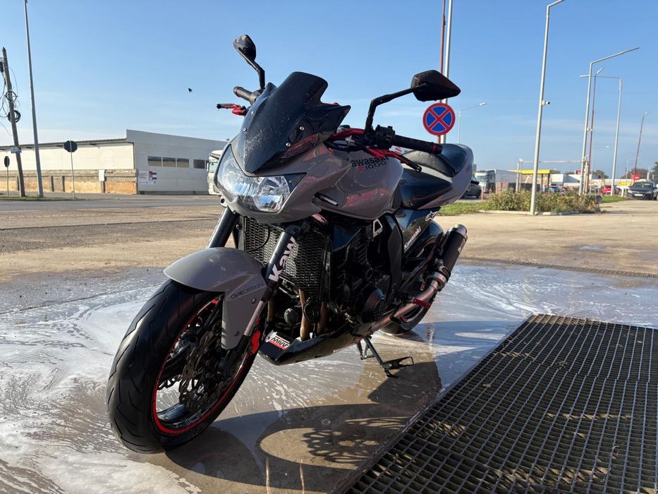 Kawasaki z1000 r , an 2004