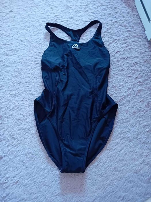 Чисто нов оригинален дамски бански Adidas