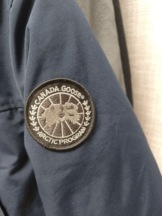 Продам куртку(пуховик)