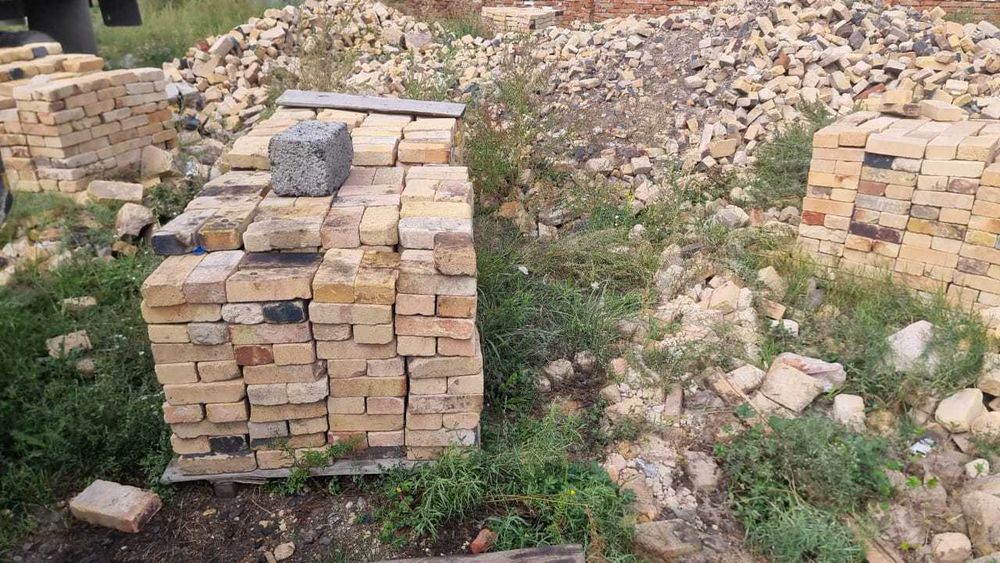 продам кирпич...