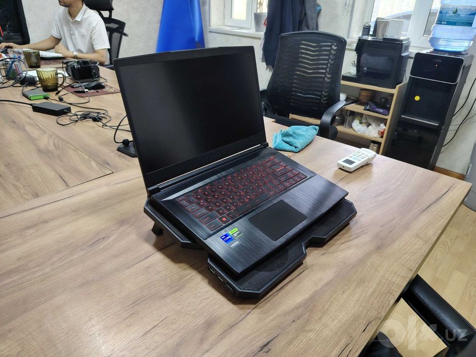 Ноутбук в отличном состаяние MSI Thin 12ve