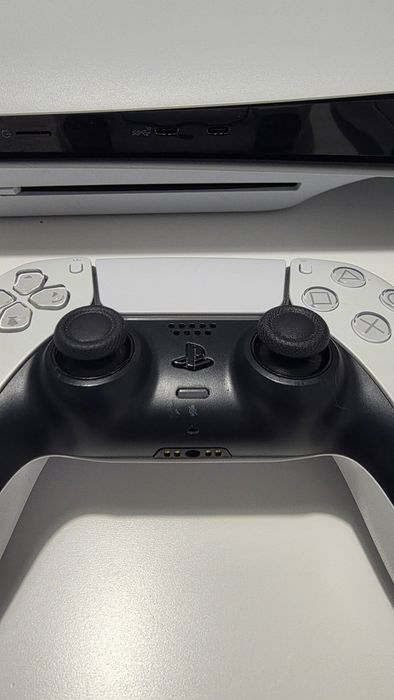 PlayStation 5 slim Model cu cd+2 manete si Cont cu 9 jocuri instalate!