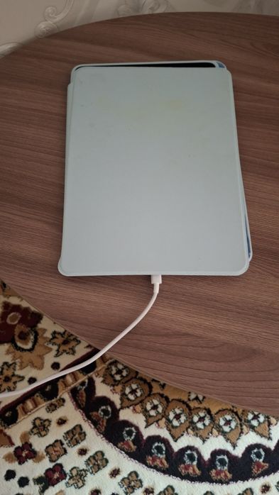 Продам планшет новый марка Huawel