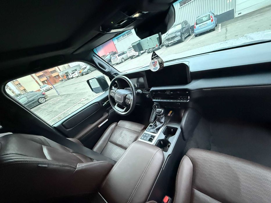 Vand Toyota LandCruiser 2.8 diesel, 2024
