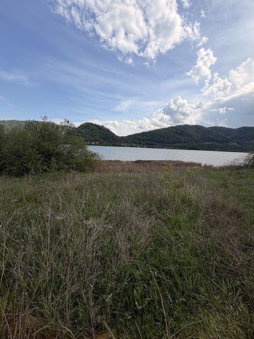 Teren cu Iesire la Lac