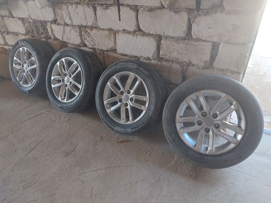 Дискамен покрышка сатылады