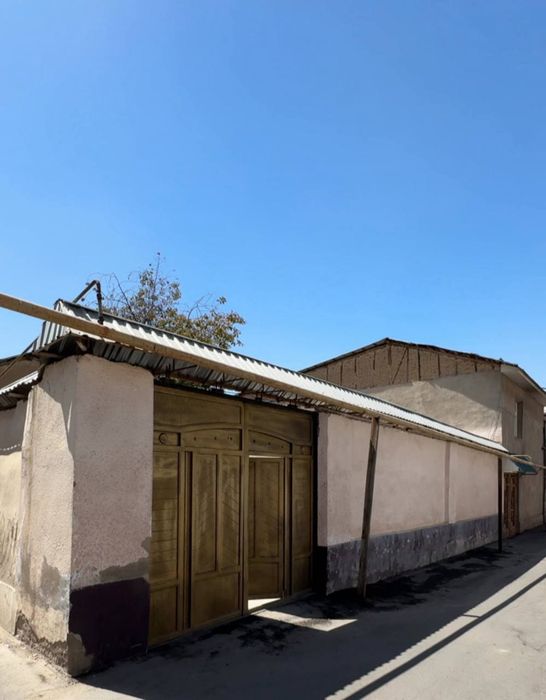 Teng yarim narxida sotuvga qo'yilgan Xovli-Yer. Samarqand darvoza.