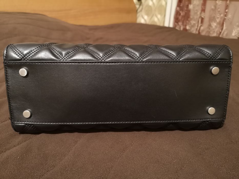 Дамска чанта Guess