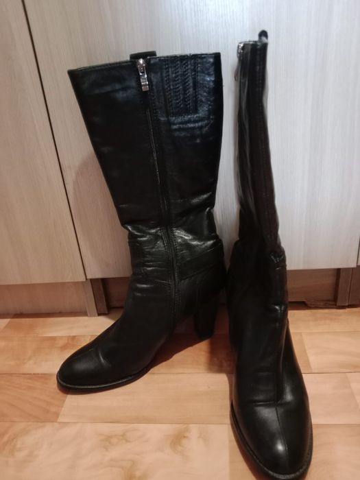 Продаю сапоги женские зимние
