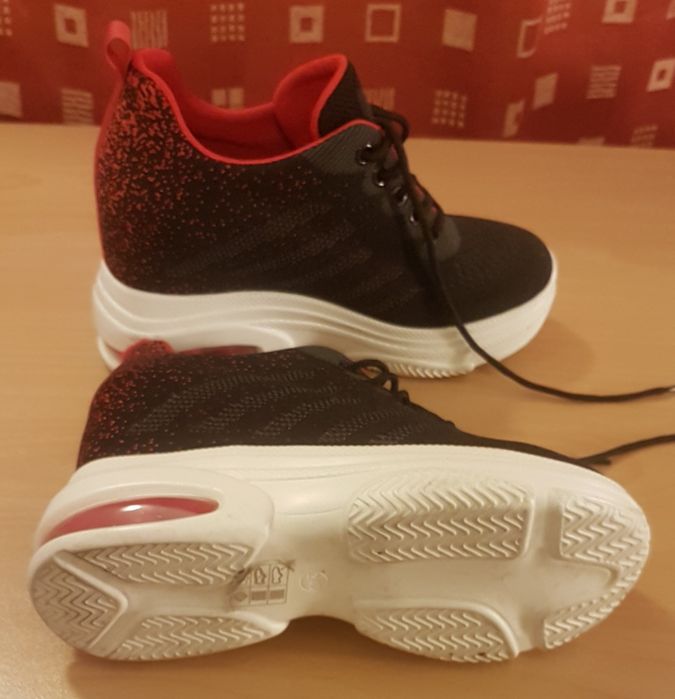 Боти, чехли, маратонки