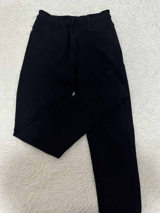 Черные джинсы