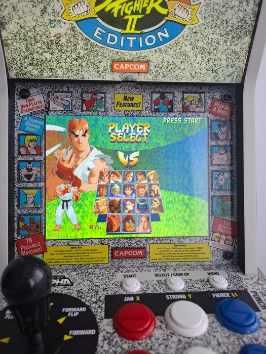 Bartop arcade Evercade Alpha, inspirat din salile de arcade, acces la sute de jocuri clasice