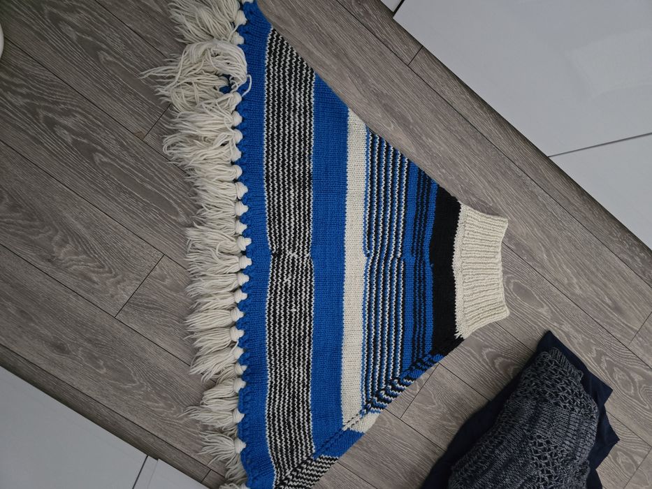 Ponche dama , purtat o data